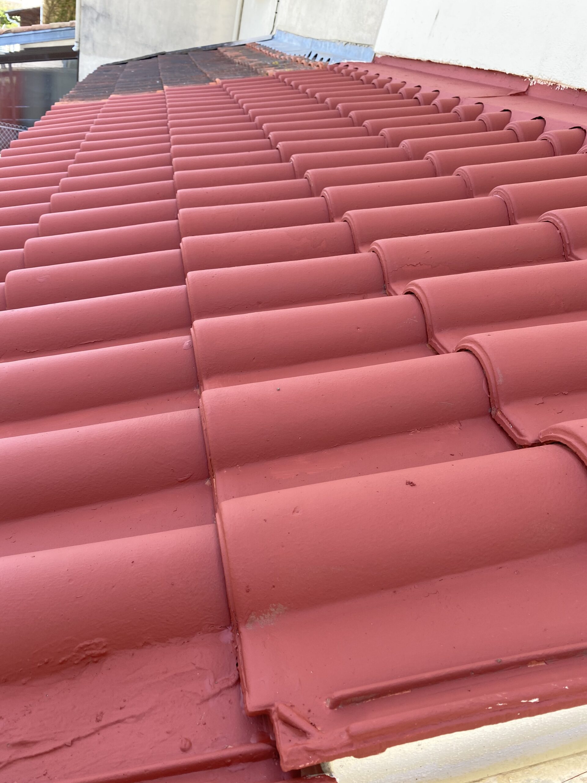 Avant nettoyage complet de la toiture à L’Union| Après nettoyage complet de la toiture à L’Union